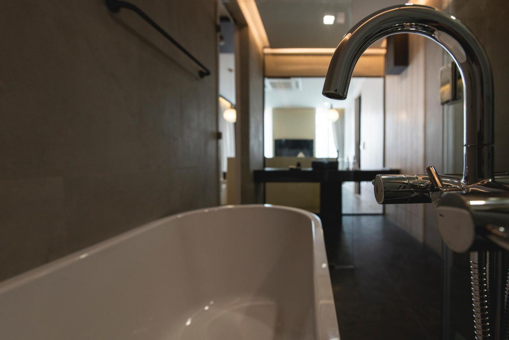 ناخون راتشاسيما Qlosest Hotel المظهر الخارجي الصورة